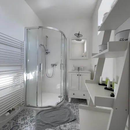 Na Krasne Vyhlidce 招待所 Olsina